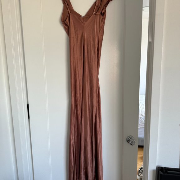 NWT Reformation Ronda Maxi Silk Dress Sz 8 Praline One Shoulder Low Cowl Neck - Picture 5 of 8